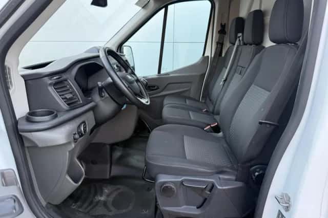 Ford Transit (2024) thumbnail 6