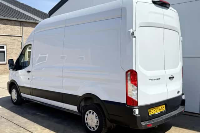 Ford Transit (2024) thumbnail 2