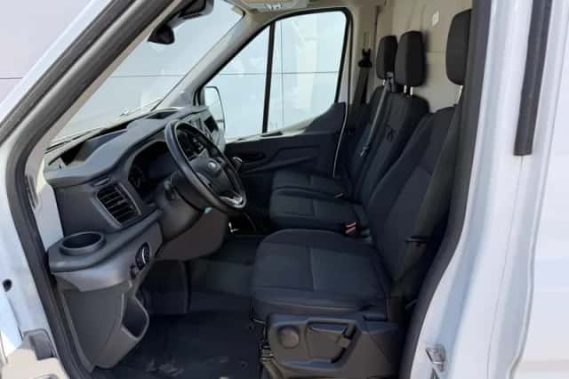Ford Transit (2024) thumbnail 6