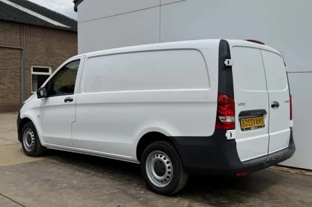 Mercedes-Benz Vito (2020) thumbnail 2