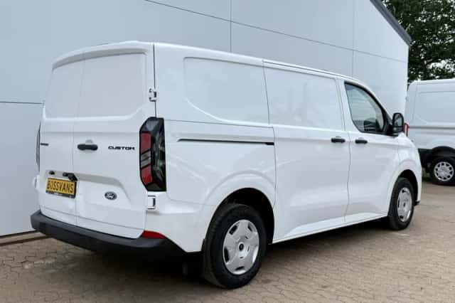 Ford Transit Custom (2024) thumbnail 3