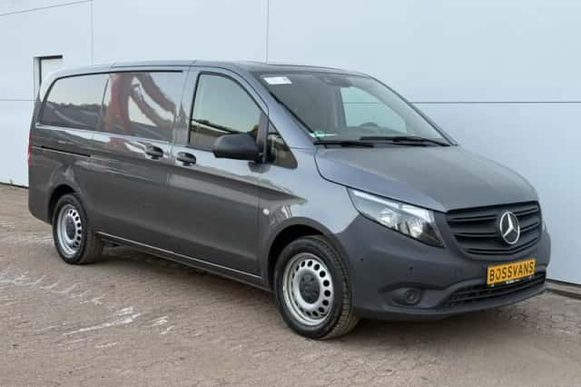 Mercedes-Benz Vito (2023) thumbnail 4