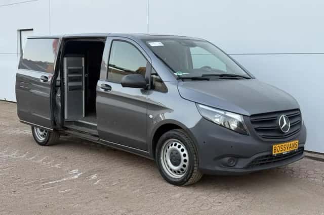 Mercedes-Benz Vito (2023) thumbnail 5