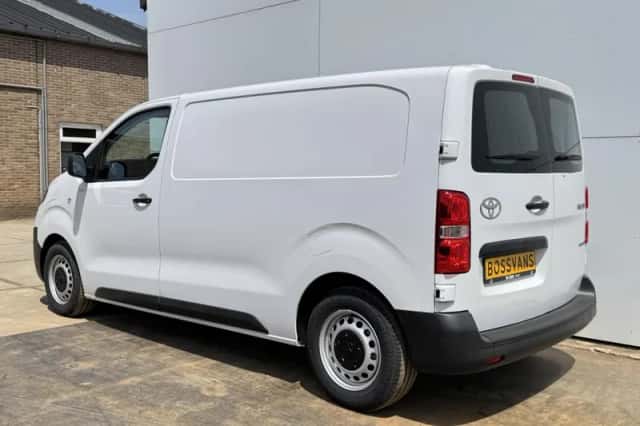 Toyota Proace (2025) thumbnail 3