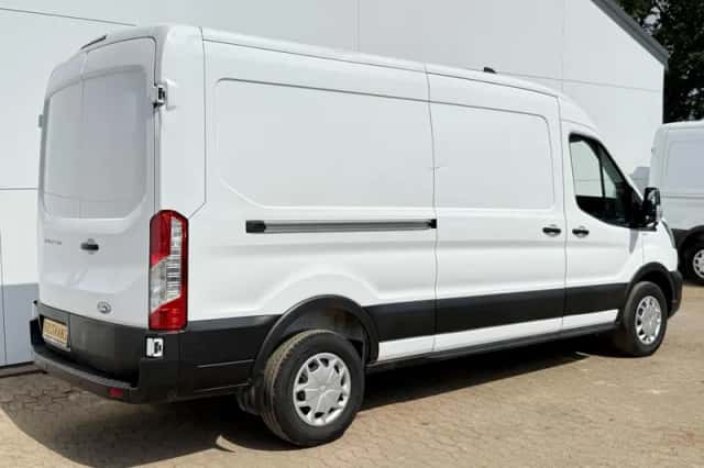 Ford Transit (2024) thumbnail 3