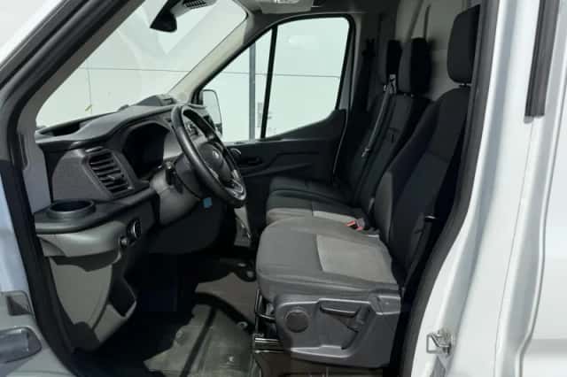 Ford Transit (2024) thumbnail 6