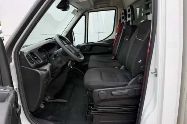 Iveco Daily (2022) thumbnail 5