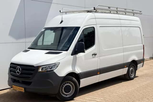 Mercedes-Benz Sprinter (2024) thumbnail 1