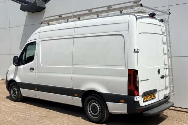 Mercedes-Benz Sprinter (2024) thumbnail 2