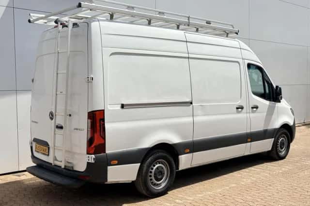 Mercedes-Benz Sprinter (2024) thumbnail 3
