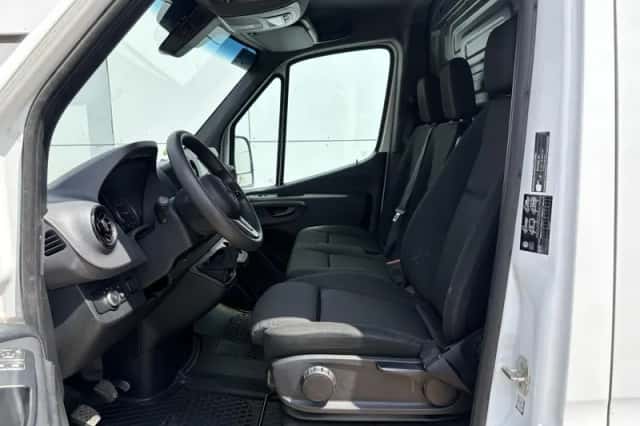Mercedes-Benz Sprinter (2024) thumbnail 6