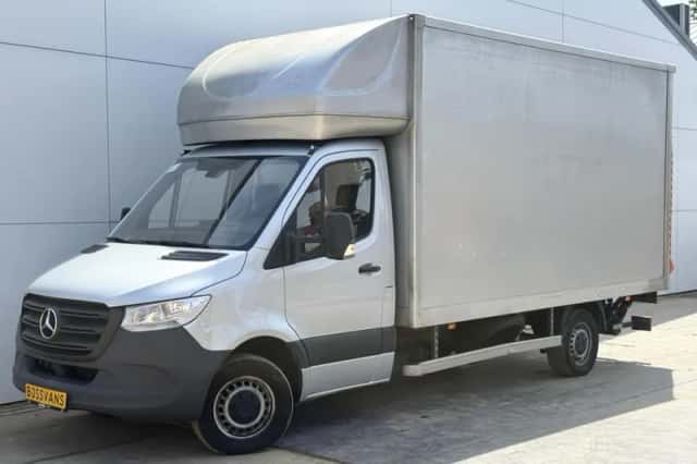 Mercedes-Benz Sprinter (2023) thumbnail 1