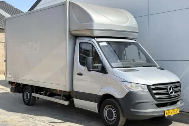 Mercedes-Benz Sprinter (2023) thumbnail 4