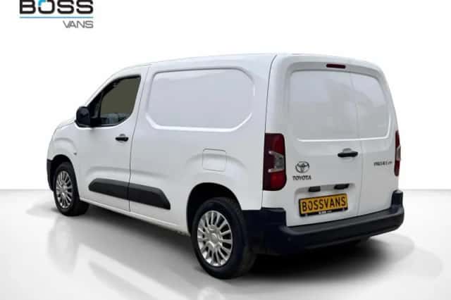 Toyota Proace (2022) thumbnail 3