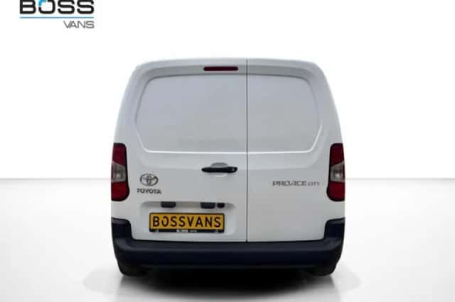 Toyota Proace (2022) thumbnail 4