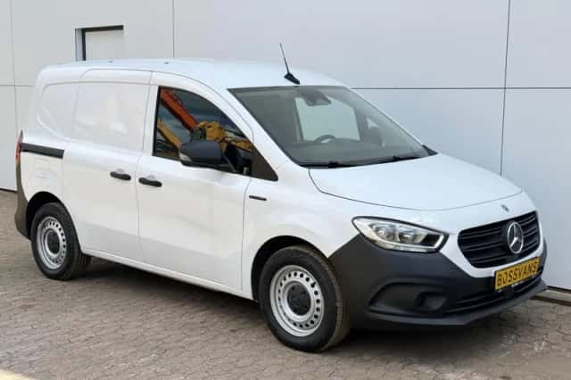 Mercedes-Benz eCitan (2024) thumbnail 4