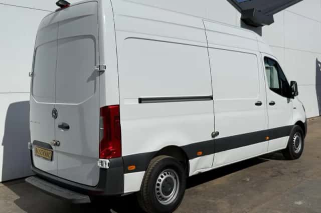 Mercedes-Benz eSprinter (2023) thumbnail 4