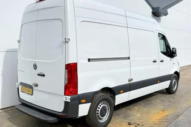 Mercedes-Benz eSprinter (2023) thumbnail 4