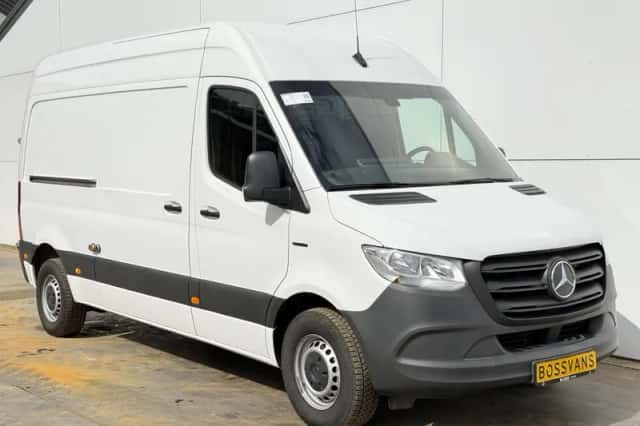 Mercedes-Benz eSprinter (2023) thumbnail 5