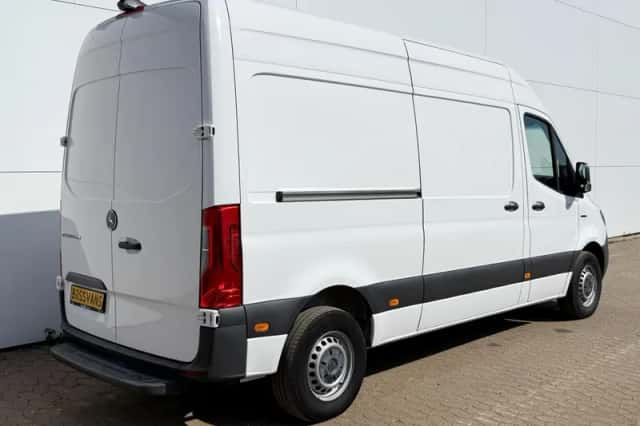 Mercedes-Benz eSprinter (2024) thumbnail 2