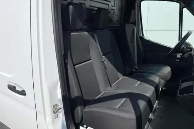 Mercedes-Benz eSprinter (2024) thumbnail 6