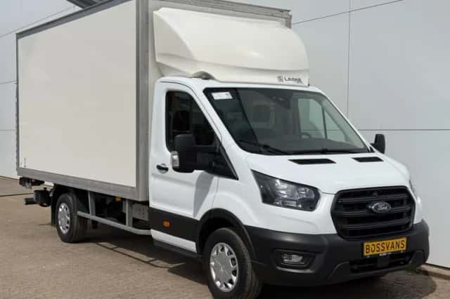Ford Transit (2024) thumbnail 4