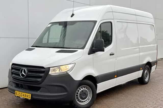 Mercedes-Benz Sprinter (2022) thumbnail 1