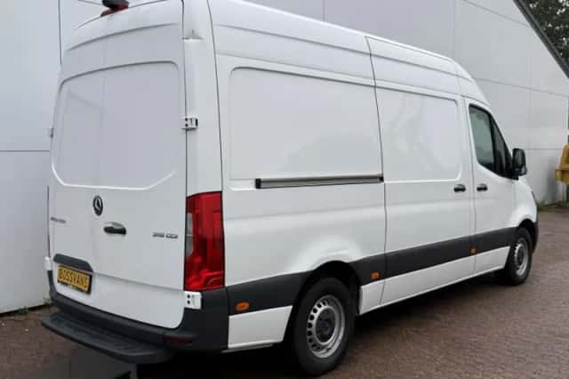 Mercedes-Benz Sprinter (2022) thumbnail 3