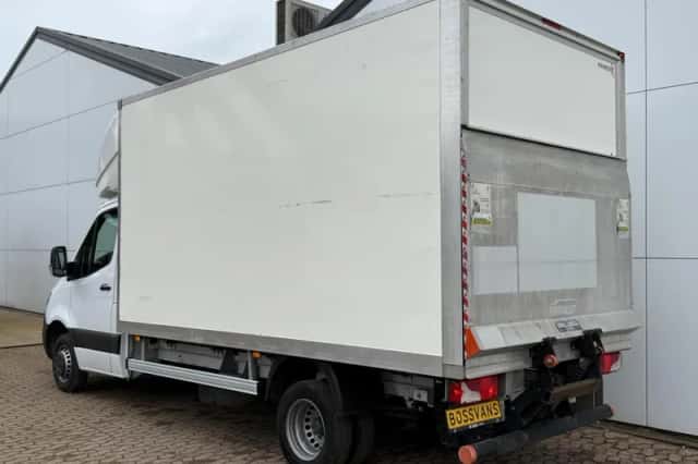 Mercedes-Benz Sprinter (2023) thumbnail 2