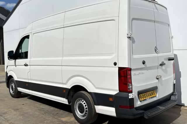Volkswagen Crafter (2024) thumbnail 2