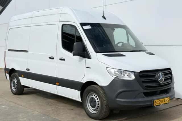 Mercedes-Benz eSprinter (2024) thumbnail 5