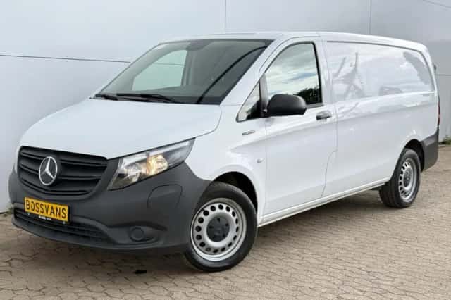 Mercedes-Benz eVito (2023) thumbnail 1