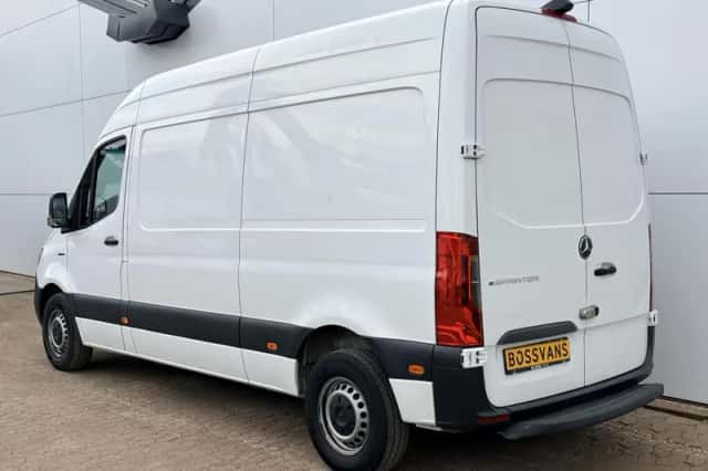 Mercedes-Benz eSprinter (2023) thumbnail 3