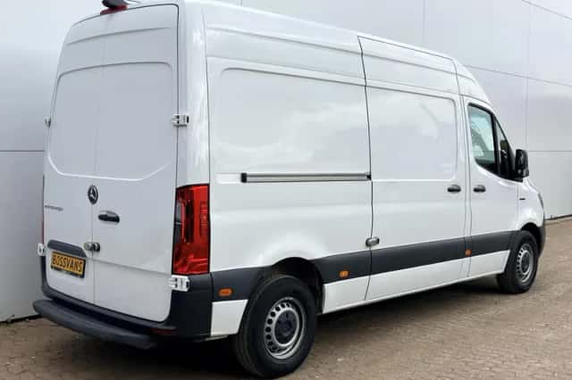 Mercedes-Benz eSprinter (2023) thumbnail 4