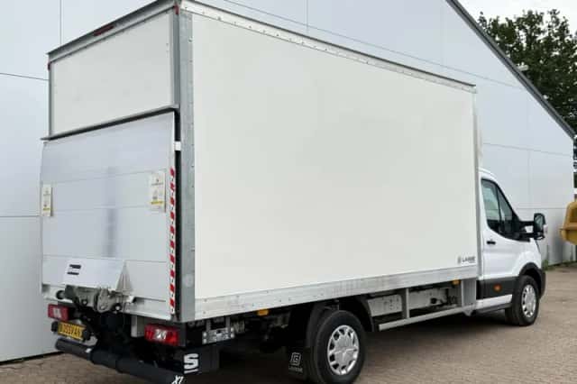 Ford Transit (2024) thumbnail 3
