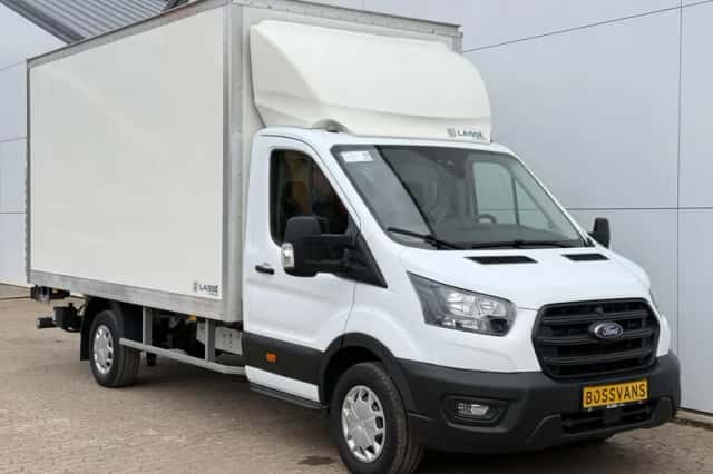Ford Transit (2024) thumbnail 4