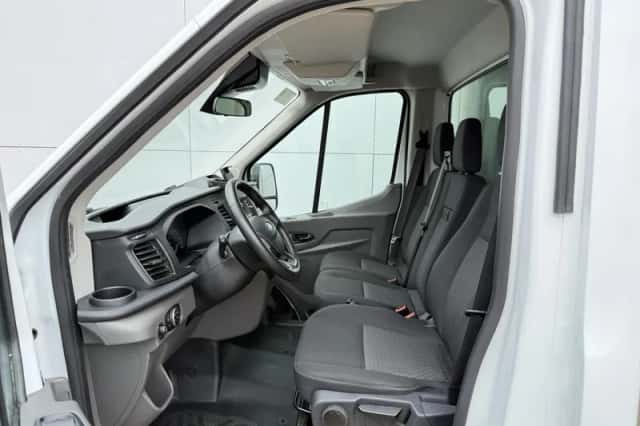 Ford Transit (2024) thumbnail 5