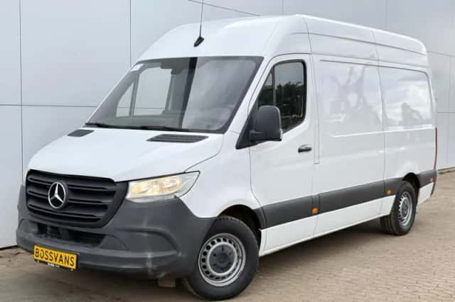 Mercedes-Benz Sprinter (2022) thumbnail 1