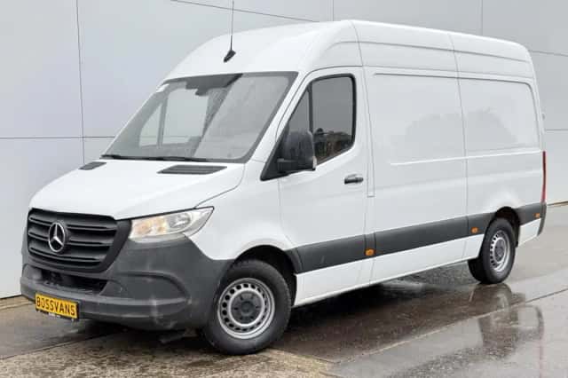 Mercedes-Benz Sprinter (2022) thumbnail 1