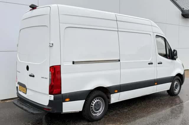 Mercedes-Benz Sprinter (2022) thumbnail 3