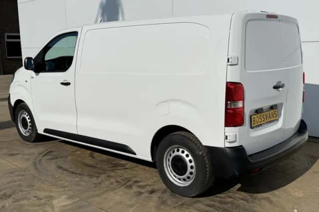 Peugeot e-Expert (2022) thumbnail 2