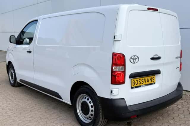 Toyota Proace (2024) thumbnail 3