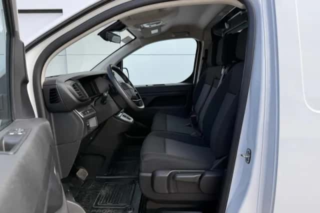 Toyota Proace (2024) thumbnail 6