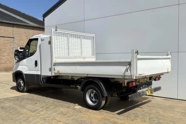 Iveco Daily (2022) thumbnail 3