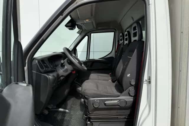 Iveco Daily (2023) thumbnail 5