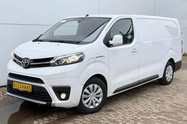 Toyota Proace (2023) thumbnail 1