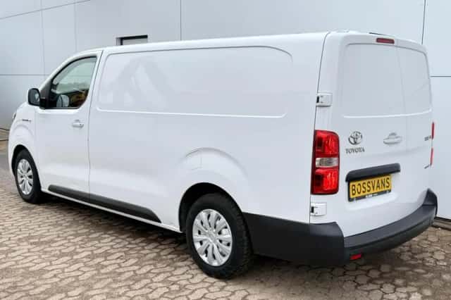 Toyota Proace (2023) thumbnail 2