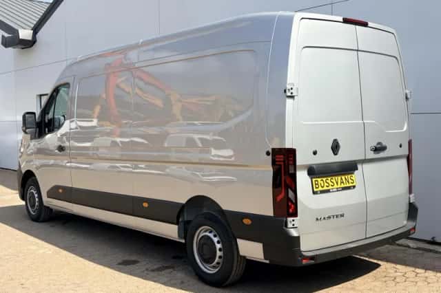 Renault Master (2024) thumbnail 2