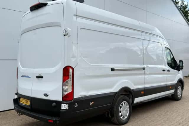 Ford E transit (2023) thumbnail 3