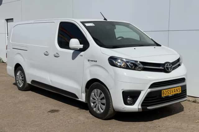 Toyota Proace (2023) thumbnail 4